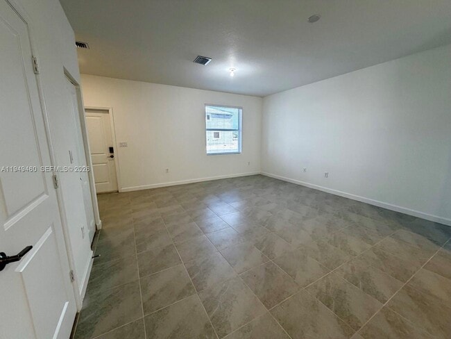 Photo - 254 SE 10th St