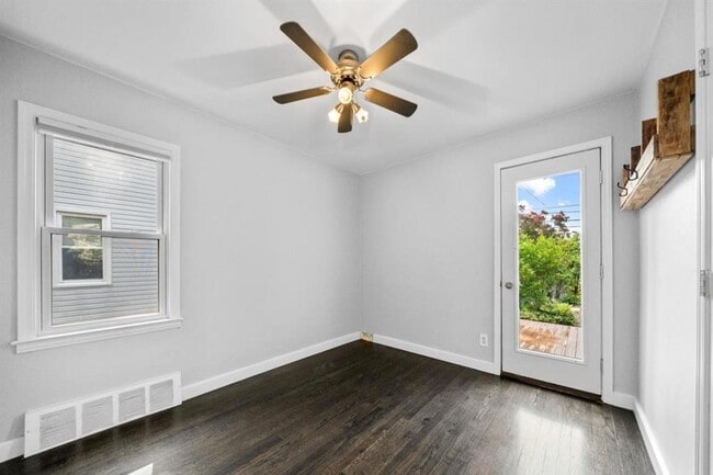 Photo - 2420 Harwood Ave