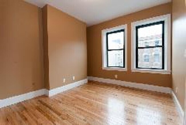 Photo - Huge 5 Bed/2 Bath Right On The B Line! Short Walk To Cleveland Circle