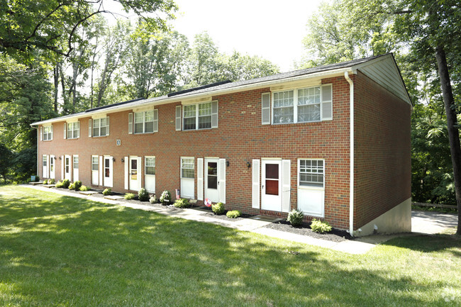 Exterior del edificio - Pine Crest Apartments