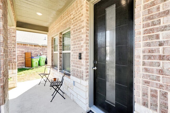 Photo - 1560 Arcadian Lily