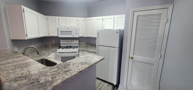 Photo - 4417 Fair Stone Dr Unit 303