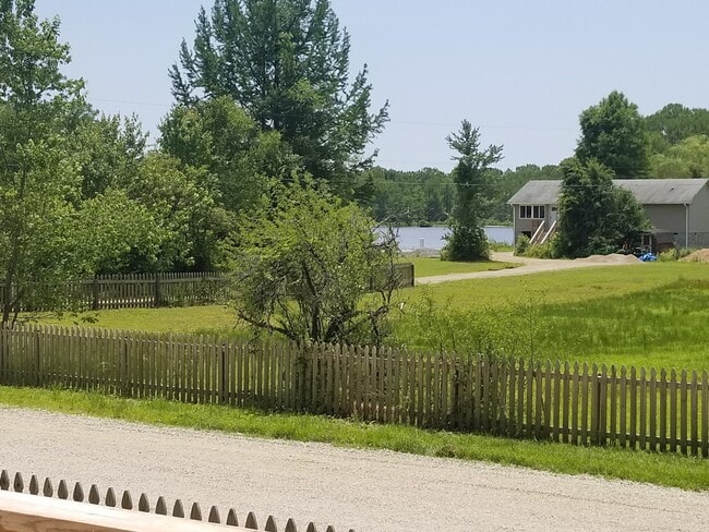 Photo - Charming Cottage with Lake View!