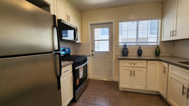 Photo - 18009 Bullock St