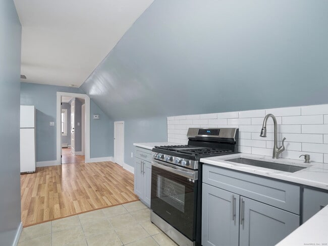 Photo - 90 Amsterdam Ave Unit 2