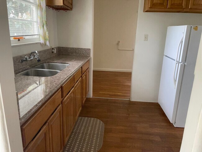 Kitchen - 1123 12th St Unit B