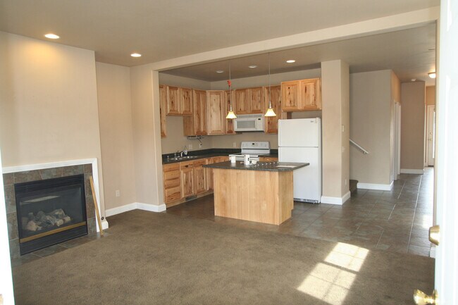 Photo - Matheson Way Townhouse Unidad 770