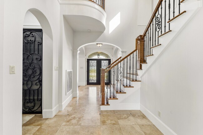 Photo - 5637 Overbrook Ln