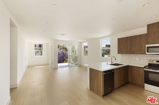 Photo - 741 Silver Lake Blvd