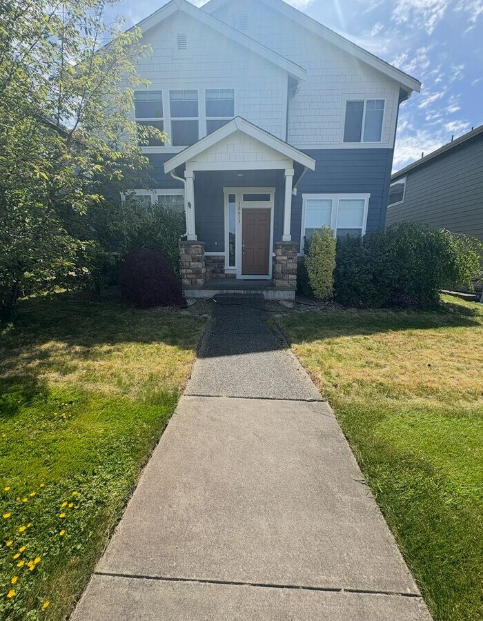 Tehaleh Welcomes You Home to This 5 Bed Be... - Tehaleh Welcomes You Home to This 5 Bed Be...