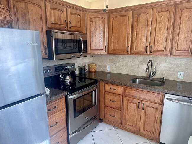 Photo - 200 Mansfield F Unit 200