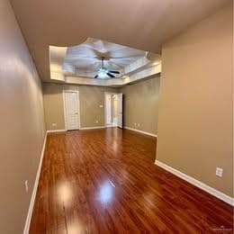 Photo - 7 Cardinal Ave W