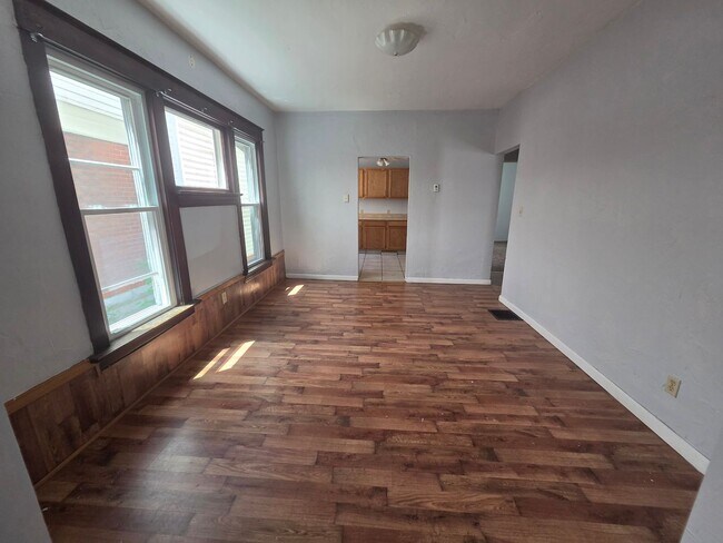 1046 E 4th St Unit 1046 E 4th St
