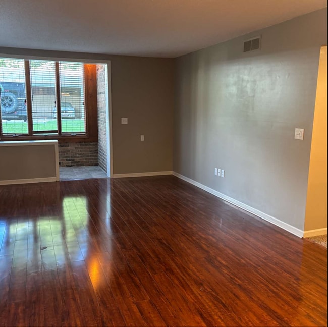 Photo - 173 Pinewood Cir