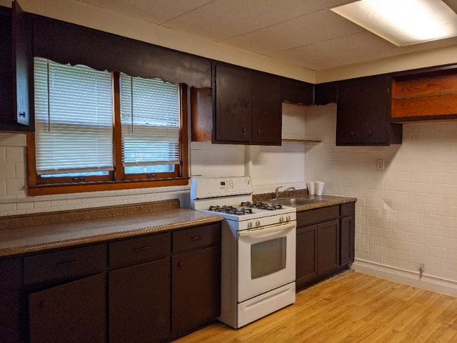 Photo - 10655 S Hoxie Ave