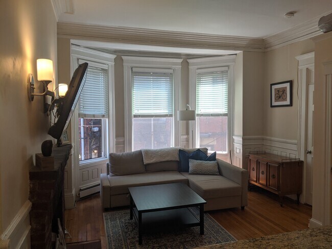 Photo - 591 Beacon St Unidad 02