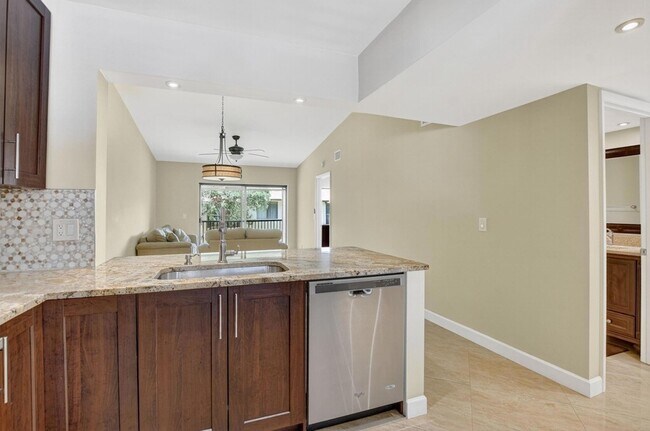 Photo - 21954 Tidewater Terrace Condo Unit F202