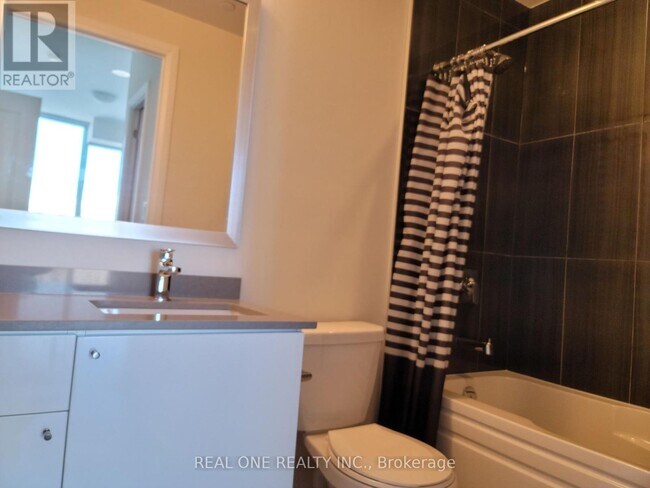 Photo - 5025 Four Springs Ave Unité 2406