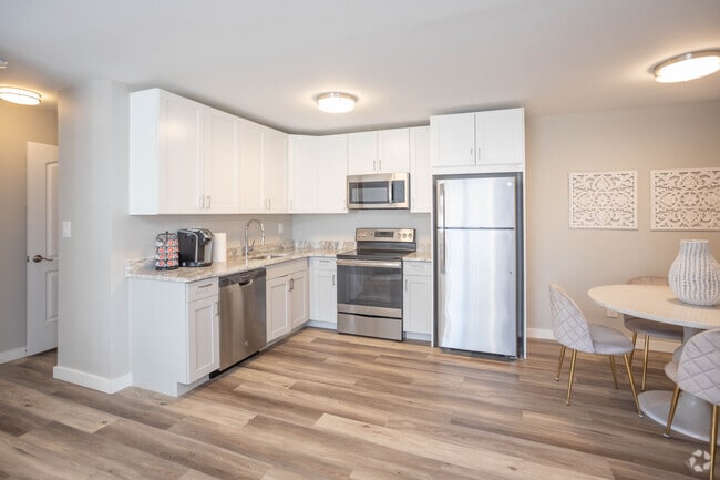 The Lucerne -1BR,1BA -620SF