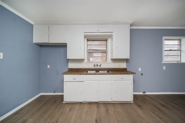 Photo - 2310 Kabee St