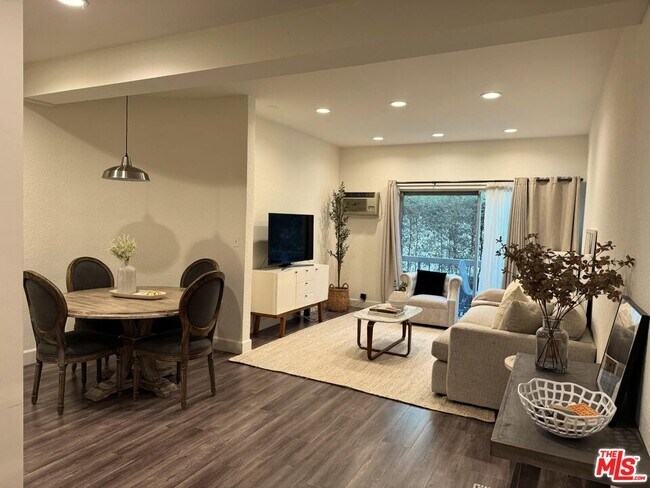 Photo - 1440 Veteran Ave Unit 228