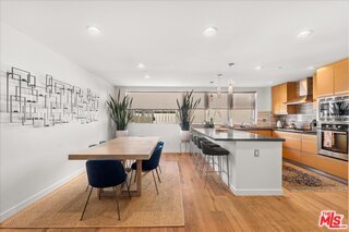 Photo - 310 W Washington Blvd