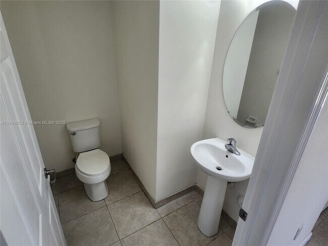 Photo - 3750 SE 3rd St