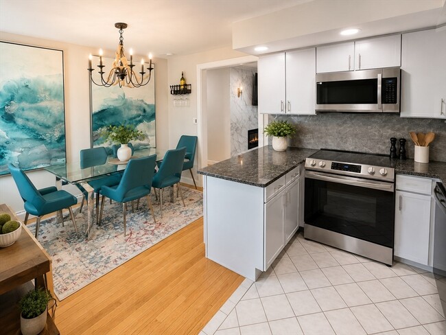 Building Photo - 17 Hammond Pond Pkwy Unit 1