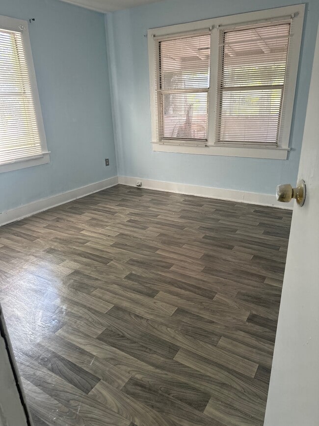 Photo - 3033 Thomas St