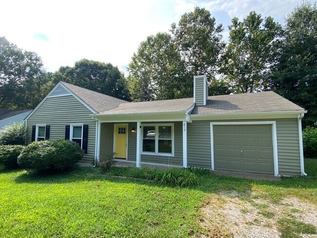Building Photo - Updated 3 Bedroom 2 Bathroom Home in N. Ch...