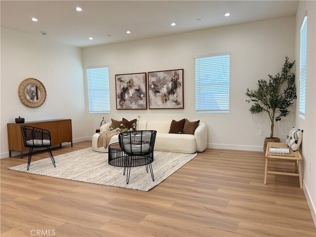 4121 Lafayette Pl