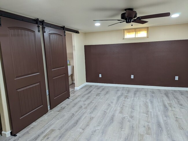 Photo - 3 bedroom 2 bath Pet-Friendly House with Amazing Backyard!