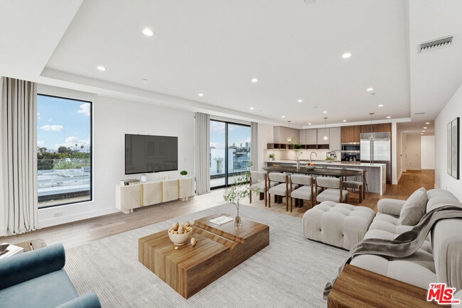 Photo - 725 Croft Ave Unidad 308