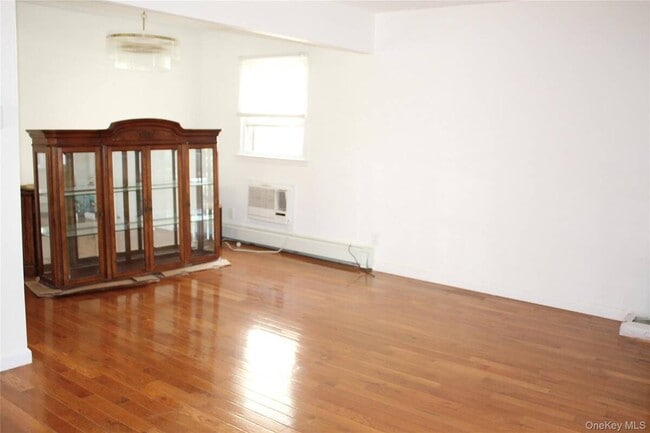 Photo - 115-22 145th St