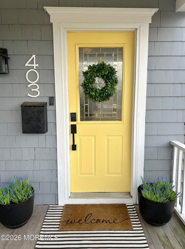 Building Photo - 403 8th Ave