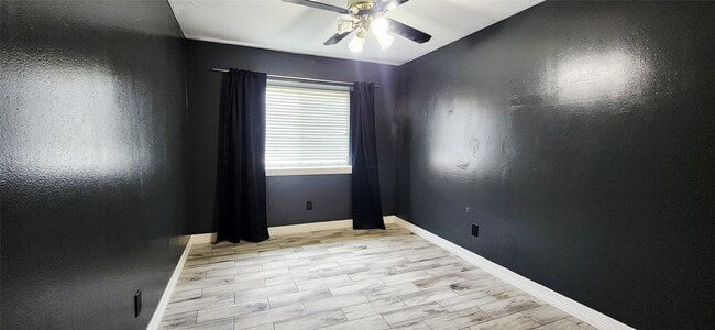 Photo - 213 Mango St