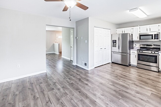 Photo - Renovated Townhome in Woodburne