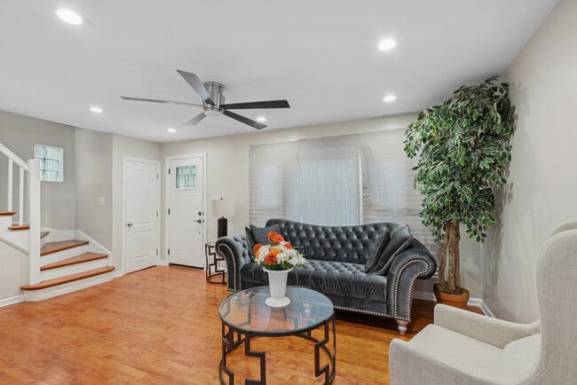 Photo - 9127 S Essex Ave