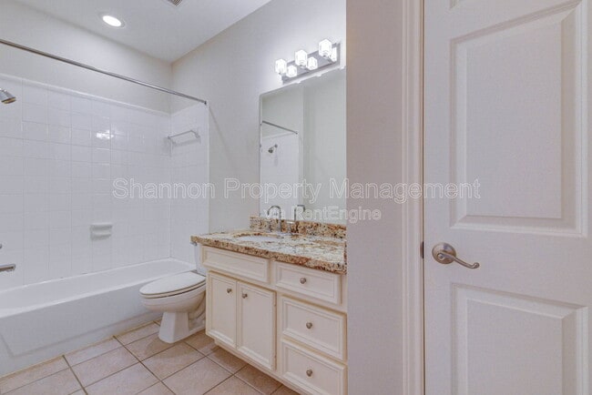 Photo - 302 Fargo St
