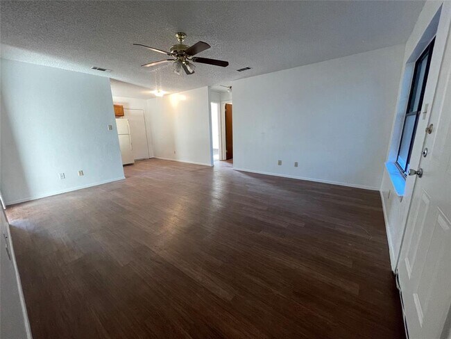 Photo - 1925 Castle Gate Cir