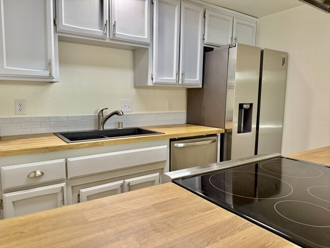 Photo - 890 Athan Ave