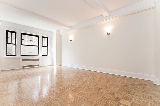 Photo - Christopher Street Unidad 2N