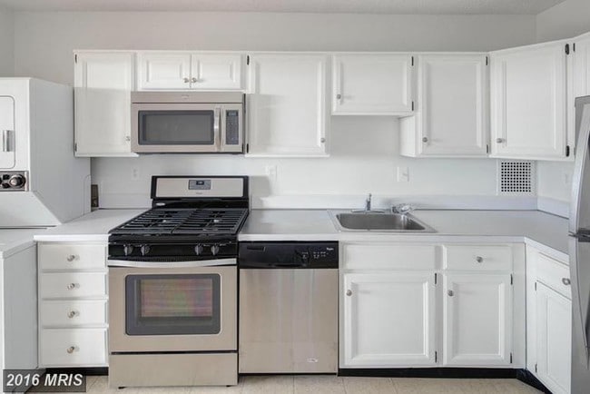 Building Photo - 3705 S George Mason Dr Unit 1412S