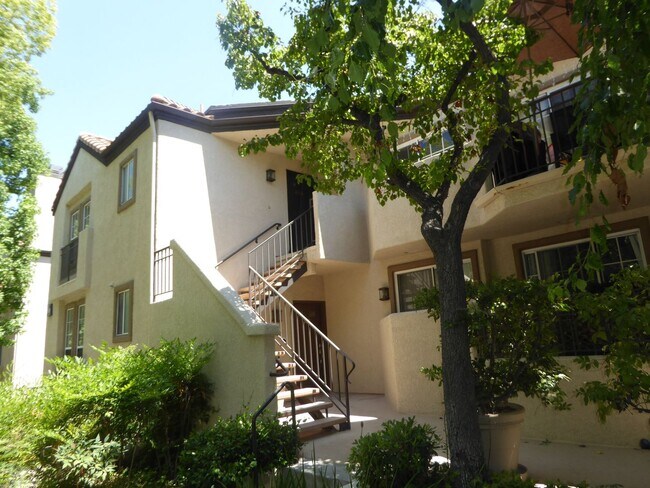 Photo - Beautiful 2-Bedroom Lower-Unit Condo in Sienna Villas of Valencia! Unit 443