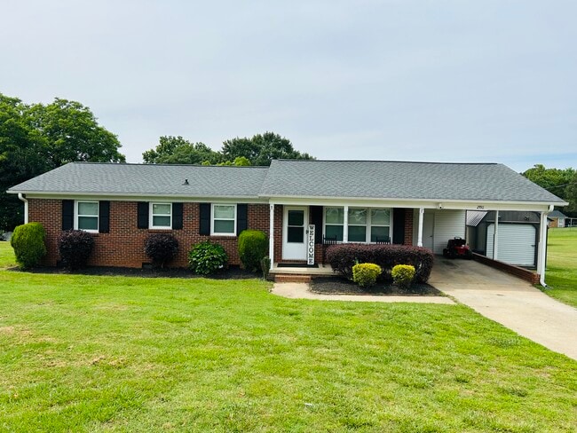 Building Photo - 2110 S Post Rd Rental