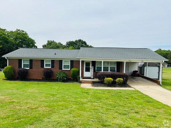 Building Photo - 2110 S Post Rd Rental