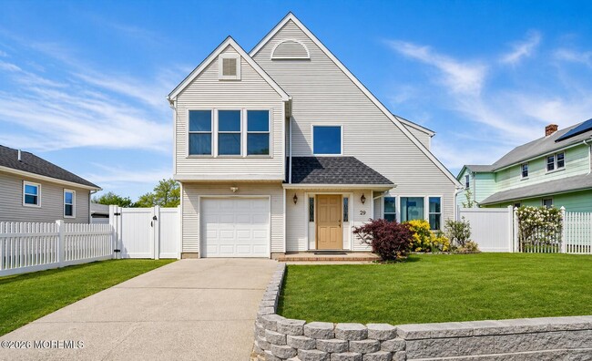 Building Photo - 29 Lohsen Pl