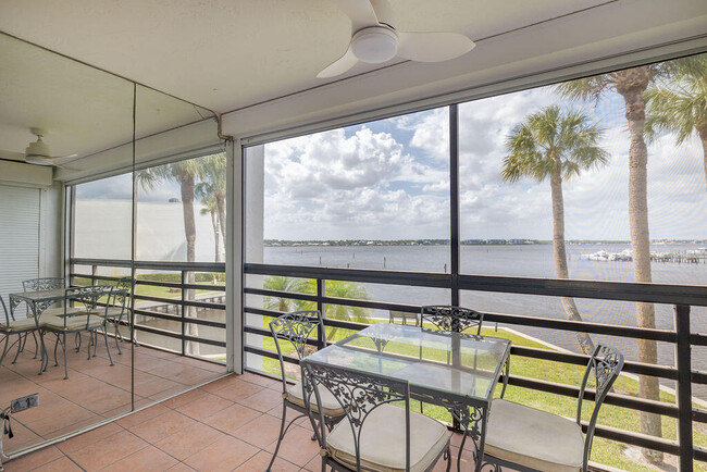 Building Photo - 1950 SW Palm City Rd Unit 14207 Rental
