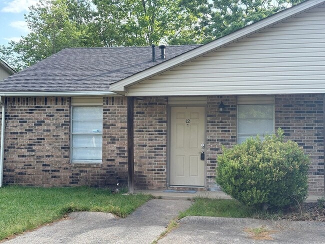 Building Photo - 12 Southland Ct