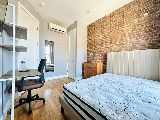 Photo - Furnished room/NOT APARTMENT Unit 4B